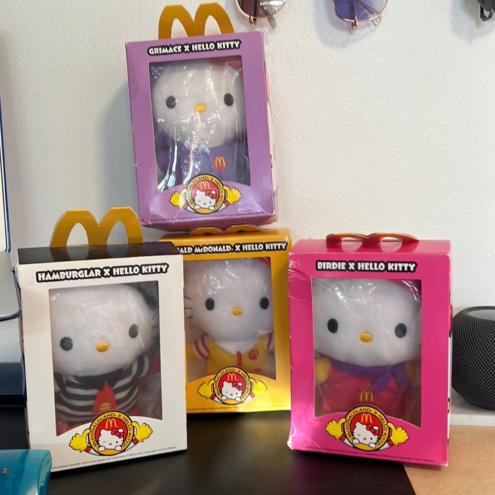 MCDONALDS HELLO KITTY PLUSH TOYS